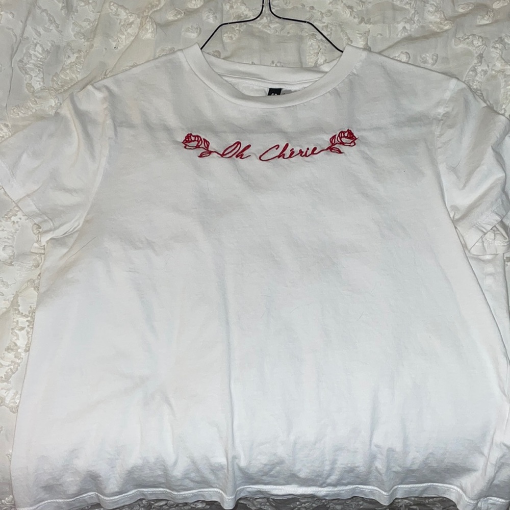 Slightly cropped “oh chérie” h&m tee